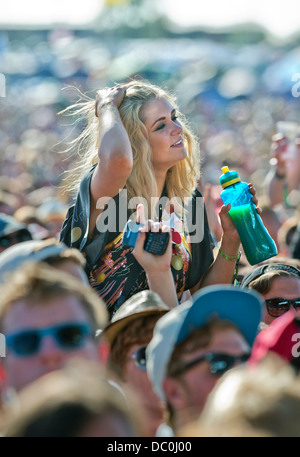 Glastonbury Festival 2013 - Fans at the performance of the Alabama Shakes performs on the Other Stage. Stock Photo