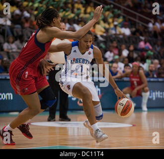 Newark, New Jersey, USA. 6th Aug, 2013. August 6 2013: Liberty's guard/forward Alex Montgomery (21) gets pressure from Mystics' forward Monique Currie (25) in the first half during WNBA action at the Prudential Center in Newark, New Jersey between the New York Liberty and the Washington Mystics. © csm/Alamy Live News Stock Photo