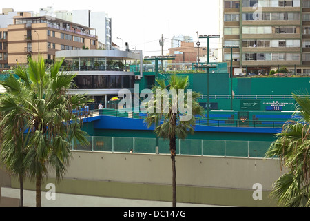 The tennis Club Las Terrazas in Miraflores, Lima, Peru with tennis courts, swimming pool and gym Stock Photo