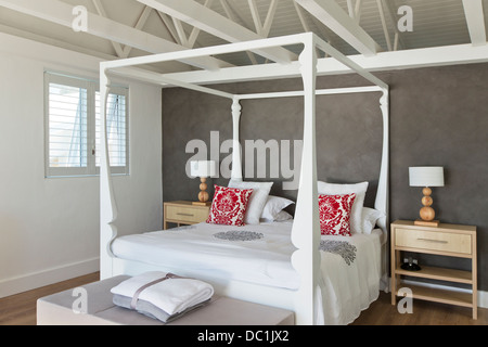 Canopy bed in luxury bedroom Stock Photo