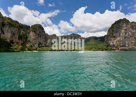 View onto Rock Formations approaching Railay beach in the Krabi Province, Thailand Stock Photo