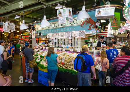 The world famous Pike Place Fish Company stall, Pike Place Market, Seattle, Washington, USA Stock Photo