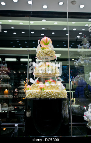 Wedding cake in Black Swan Luxury Cake shop in Beijing, China Stock Photo