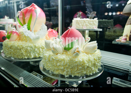 Black Swan Luxury Cake shop in Beijing, China Stock Photo