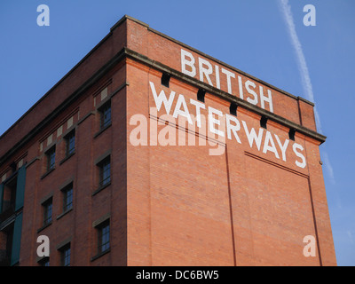 British Waterways building on the side of the Nottingham Canal. Stock Photo