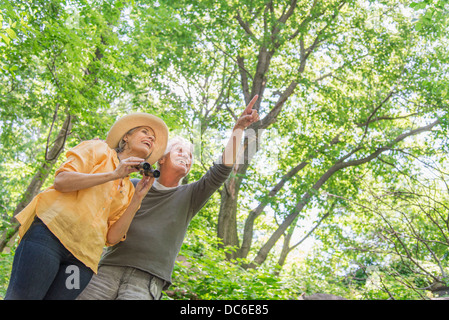 USA, New York, New York City, Central Park, Senior couple in park Stock Photo