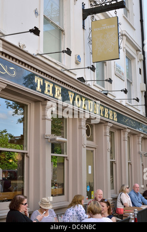The Volunteer pub in Baker Street, London, UK Stock Photo