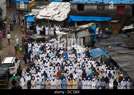 Muslim men at prayer, Salah Muslim Prayer in Umayyad 
