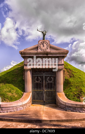 B.P.O.E. No. 30 Burial Mound at Greenwood Cemetery New Orleans LA Stock Photo