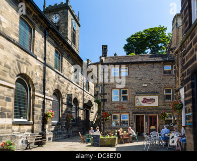 Cafes on Town Gate in the village centre, Holmfirth, West Yorkshire, England UK Stock Photo