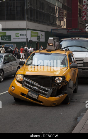 Fender bender car accident usa hi-res stock photography and images - Alamy