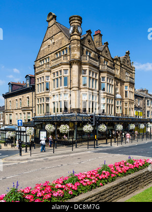 The famous Bettys Cafe Tea Rooms, Parliament Street, Harrogate, North Yorkshire, England, UK Stock Photo