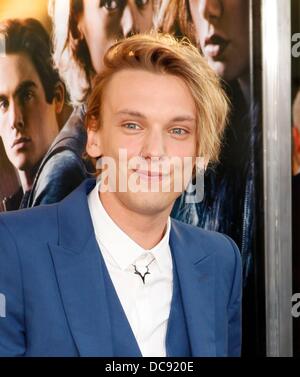 Los Angeles, CA. 12th Aug, 2013. Jamie Campbell Bower at arrivals for THE MORTAL INSTRUMENTS: CITY OF BONES Premiere, ArcLight Cinemas' Cinerama Dome, Los Angeles, CA August 12, 2013. Photo By: Emiley Schweich/Everett Collection/Alamy Live News  Stock Photo