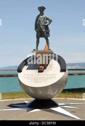 The statue of Captain Cook who discovered NZ Stock Photo