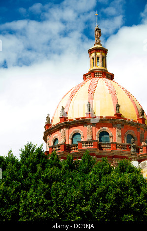 Dome and rear view of La Parroquia (Church of St. Michael the Archangel) Stock Photo
