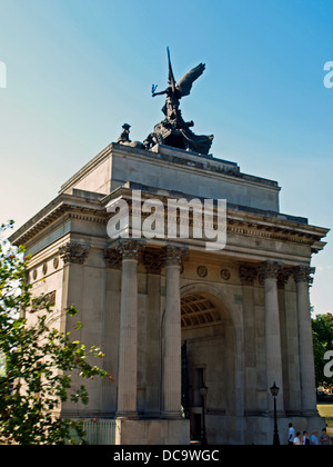 View of Wellington Arch, located to the south of Hyde Park in central London and at the western corner of Green Park Stock Photo