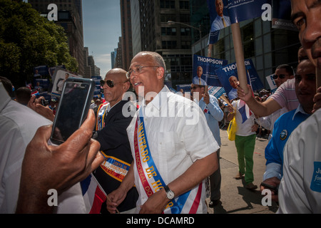 NYC Mayoral candidate William Thompson campaigns in the Dominican Day Parade in New York Stock Photo
