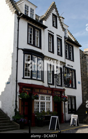 An old pub (inn) in South Queensferry, near Edinburgh, Scotland. Stock Photo