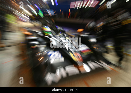 Nissan LMP2 pit stop at Le Mans 24 Hours, 2013 Stock Photo