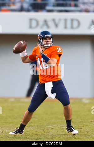 Virginia Cavaliers quarterback Michael Rocco (16) passes against the Georgia Tech Yellow Jackets during the fourth quarter at Sc Stock Photo