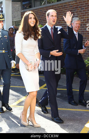 Catherine, Duchess of Cambridge, and Prince William, Duke of Cambridge The opening of the new Oak Centre for Children and Young People at The Royal Marsden Hospital Sutton, England - 29.09.11 Stock Photo