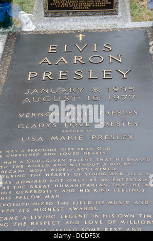 Tennessee, Memphis. Graceland, Elvis Presley's home. Elvis grave. Stock Photo