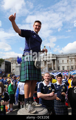 London, UK. 14th Aug, 2013. Scottish football fans at Trafalgar Square in London, England. The Scotland fans gathered ahead of the England versus Scotland friendly match that England won 3-2. Credit:  whyeyephotography.com/Alamy Live News Stock Photo