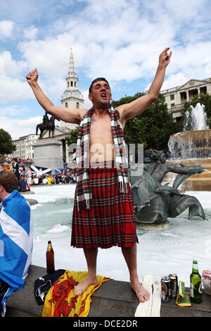 London, UK. 14th Aug, 2013. A Scottish football fan at Trafalgar Square in London, England. The Scotland fans gathered ahead of the England versus Scotland friendly match that England won 3-2. Credit:  whyeyephotography.com/Alamy Live News Stock Photo