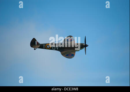 Eastbourne, Sussex, England. 15th Aug, 2013.  Spitfire Mk1X performing on the opening day of the airshow Credit:  Malcolm Park/Alamy Live News Stock Photo
