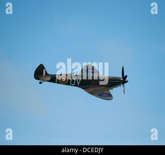 Eastbourne, Sussex, England. 15th Aug, 2013. Spitfire Mk1X performing on the opening day of the airshow Credit:  Malcolm Park/Alamy Live News Stock Photo