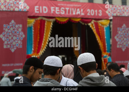 London, UK. 17th Aug, 2013. Thousands of people join festivities in Trafalgar square in celebration of the end of the holy month of Ramadan with stage entertainment, food and children's activities Credit:  amer ghazzal/Alamy Live News Stock Photo