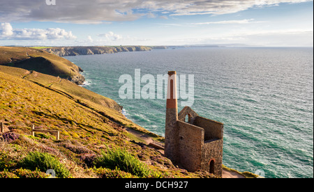 The Wheal Coats Tin Mine at St Agnes an iconic view of Cornwall Stock Photo