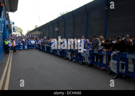 London, UK. 18th Aug, 2013.  Chelsea football fans welcome back Jose Mourinho as the special one takes charge of his first game as Chelsea manager in the English premier league against Hull FC at Stamford bridge Stock Photo