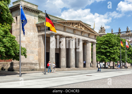 Neue Wache (New Guardhouse) memorial contains Kathe Kollwitz sculpture, 'Mother with her dead son', Unter den Linden, Mitte Berlin Stock Photo