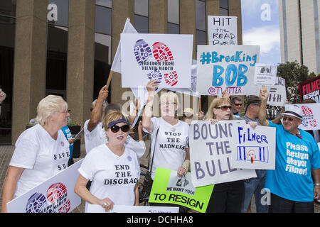 San Diego, California, USA. 18th Aug, 2013. Supporters of the efforts to recall San Diego Mayor Bob Filner hold signs and chant at the ''Freedom from Filner'' rally outside City Hall. © Daniel Knighton/ZUMAPRESS.com/Alamy Live News Stock Photo