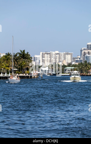 Residential and urban buildings along Intracoastal Waterway in Fort Lauderdale, Florida Stock Photo