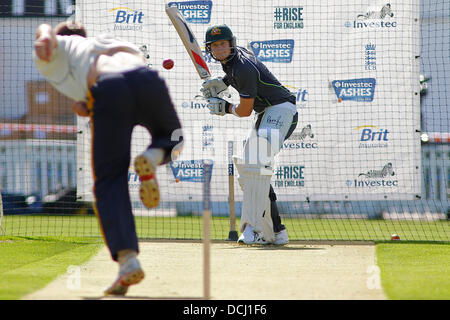 LONDON, ENGLAND - August 19: Steven Smith carries out batting practice during the official training session prior to the 5th Investec Ashes cricket match between England and Australia played at The Kia Oval Cricket Ground on August 19, 2013 in London, England. (Photo by Mitchell Gunn/ESPA) Stock Photo