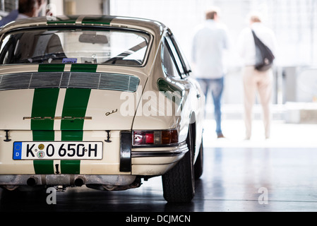 Porsche 911 in Garage