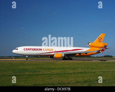 N987AR Centurion Air Cargo McDonnell Douglas MD-11F - cn 48427 taxiing 18july 2013 pic-007 Stock Photo