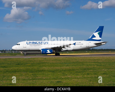 EI-EWO Livingston Airbus A320-232 - cn 2496 taxiing 19july2013 pic-006 Stock Photo