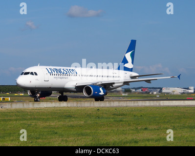 EI-EWO Livingston Airbus A320-232 - cn 2496 taxiing 19july2013 pic-001 Stock Photo