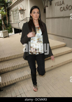 Taylor Cole is taken on a shopping trip with her stylist.Taylor posed for photographs in a number of stylish outfits Beverly Hills, California - 24.10.11 Stock Photo