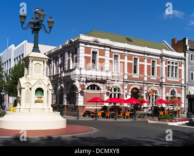 dh Victoria Avenue fountain WANGANUI NEW ZEALAND People alfresco cafe colonial buildings city centre roundabout street building