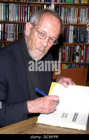 Detroit, Michigan, USA. 20th Aug, 2013. FILE PHOTO - US crime writer ELMORE LEONARD, author of such books as Get Shorty, Maximum Bob and Out of Sight, has died at the age of 87 after suffering a stroke. A statement on his official website said he had died on Tuesday morning 'surrounded by his loving family'. The author of 45 novels, Leonard had been in the process of writing his 46th. Born in New Orleans in 1925, he started out writing western stories before turning to crime fiction in the 1960s. Leonard suffered a stroke earlier this month in Detroit and had been in hospital. Stock Photo