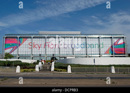 Sky TV broadband television advertising sky+ hd sellers selling car ...