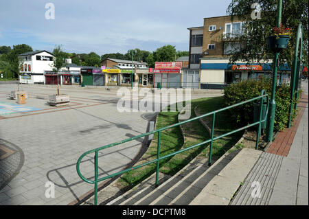 Hemel Hempstead, UK. 20th Aug, 2013. Hemel Hempstead has been named BritainÕs Ugliest Town according to a poll, run by the team behind the Crap Towns publications. The Hertfordshire town won the 'accolade' ahead of Luton, Slough and Bracknell Pictured - Market Square © KEITH MAYHEW/Alamy Live News Stock Photo