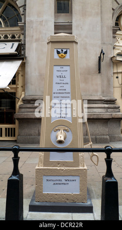 Historic restored Nathanial Wright water well pump fixture on the site of the ancient 1282 well on Cornhill in the City of London UK   KATHY DEWITT Stock Photo