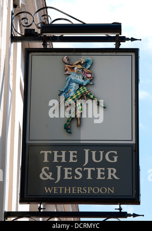 The Jug and Jester pub sign, Leamington Spa, UK Stock Photo