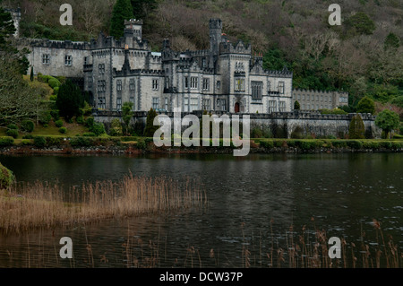 Kylemore Abbey is a Benedictine monastery founded in 1920 on the grounds of Kylemore Castle, in Connemara, Co. Galway, Ireland Stock Photo