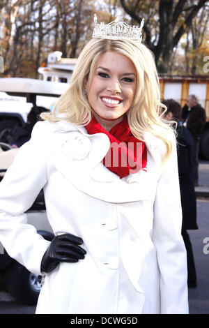 Miss America 2011 Teresa Scanlan   The 85th Macy's Thanksgiving Day Parade.  New York City, USA - 24.11.11 Stock Photo